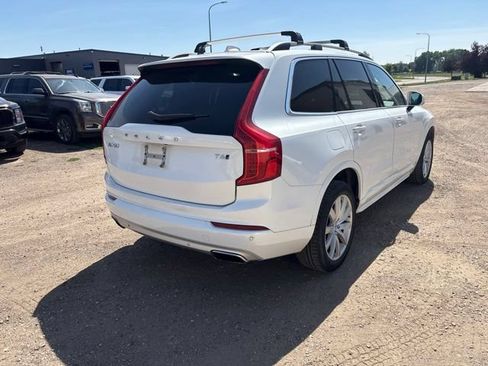 Used 2018 Volvo XC90 T6 Momentum w/ Momentum Plus Package AWD/4WD image 9