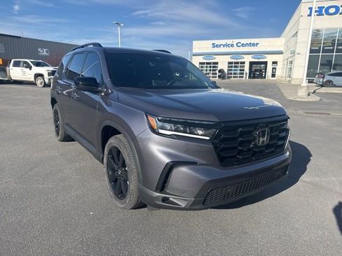 Used 2025 Honda Pilot Black Edition image 2