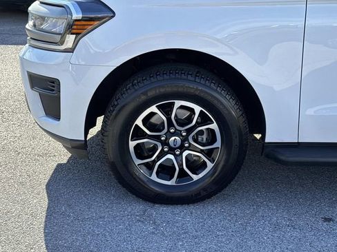 Used 2024 Ford Expedition XLT image 8