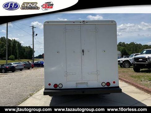 Used 2017 Ford E-350 and Econoline 350 Super Duty w/ A/C Prep Package RWD image 6