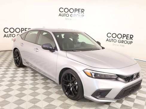 Used 2024 Honda Civic Sport image 1