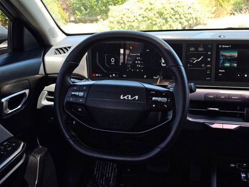 Used 2025 Kia K4 EX FWD image 22