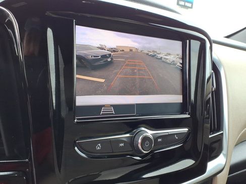 Used 2023 Chevrolet Traverse LS FWD image 13