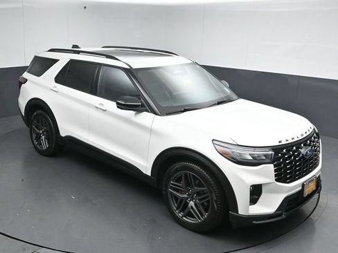 Certified 2025 Ford Explorer ST AWD/4WD image 47