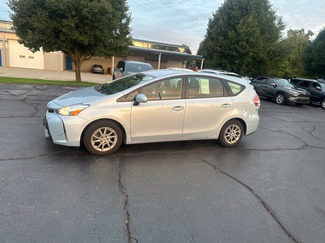 Used 2016 Toyota Prius V Four FWD image 3