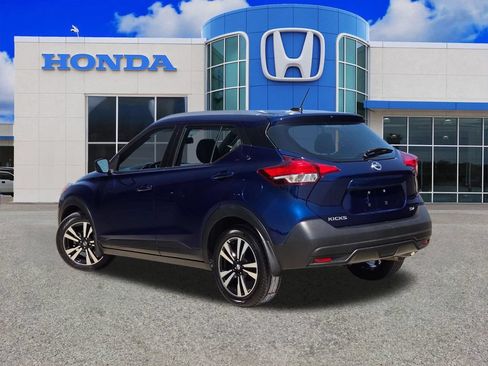 Used 2019 Nissan Kicks SV FWD image 5