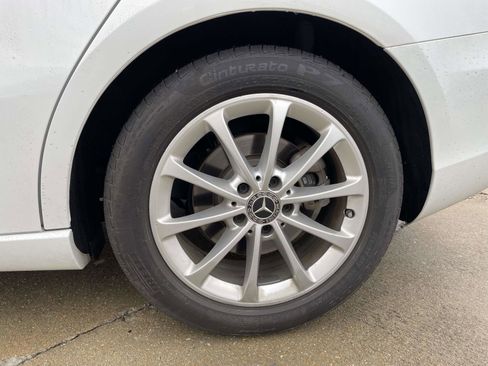 Used 2021 Mercedes-Benz A 220 image 2