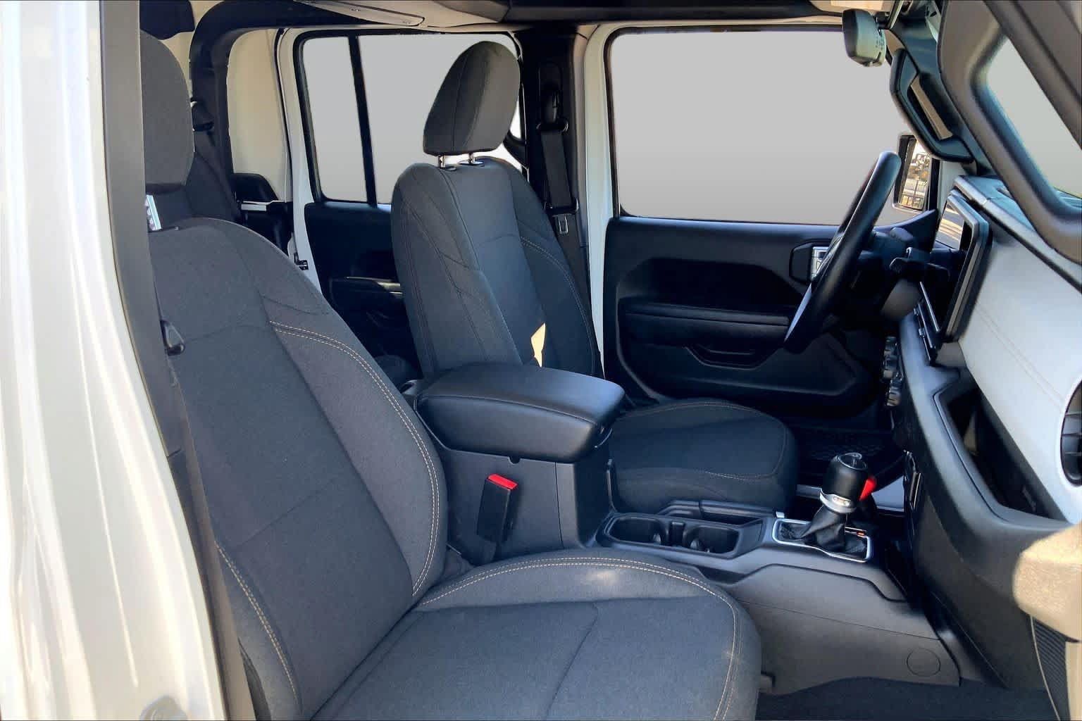 Used 2025 Jeep Gladiator Sport AWD/4WD image 9