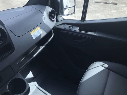 Used 2023 Mercedes-Benz Sprinter 2500 image 14
