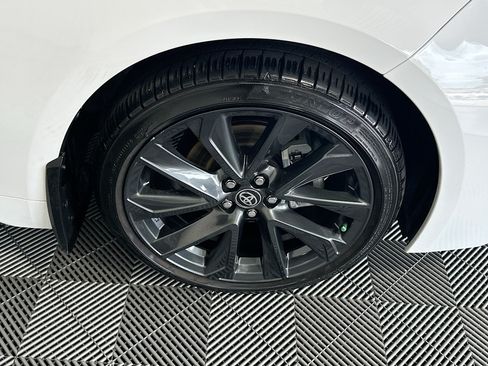 Used 2024 Toyota Corolla SE FWD image 11