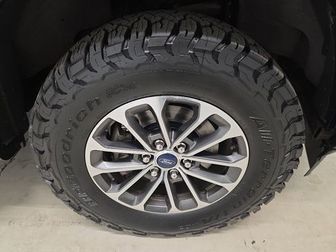 Used 2018 Ford F150 XLT w/ Equipment Group 302A Luxury AWD/4WD image 4