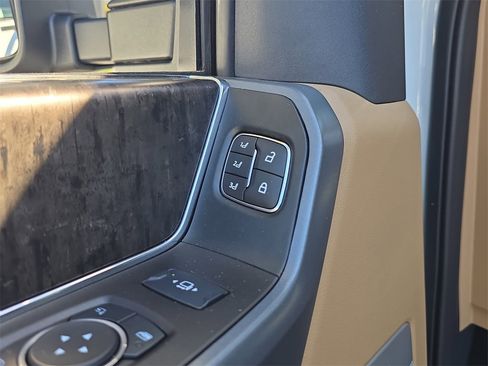 Used 2024 Ford F350 Lariat w/ Lariat Ultimate Package image 18