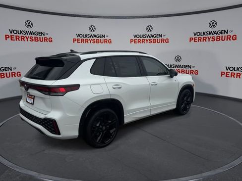 New 2026 Volkswagen Tiguan SE R-Line FWD image 8