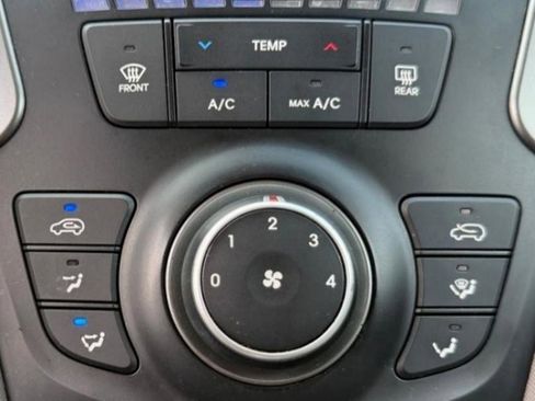 Used 2018 Hyundai Santa Fe Sport image 26