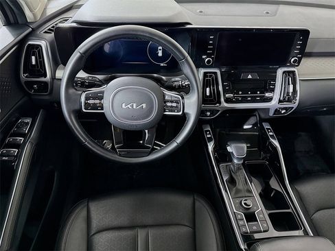 Used 2023 Kia Sorento SX image 4