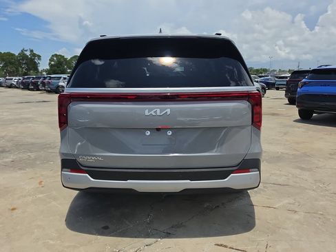 New 2026 Kia Carnival EX FWD image 7