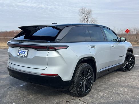 Used 2024 Jeep Wagoneer Launch Edition image 47