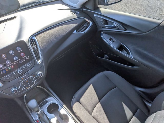 Used 2021 Chevrolet Malibu LT FWD image 16