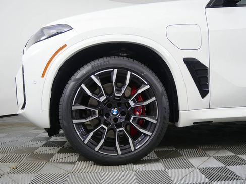 Certified 2026 BMW X5 xDrive50e w/ M Sport Package image 8