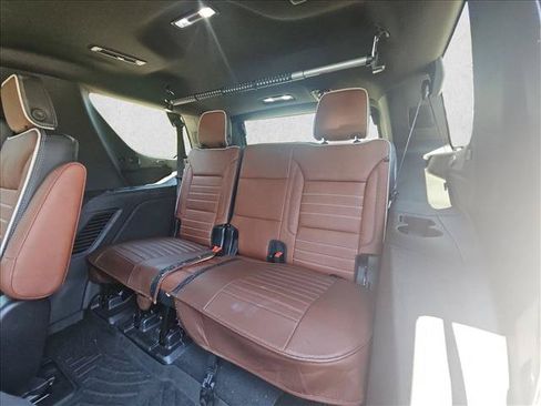 Used 2024 GMC Yukon Denali Ultimate AWD/4WD image 18