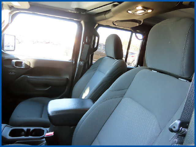 Certified 2022 Jeep Gladiator Sport AWD/4WD image 15