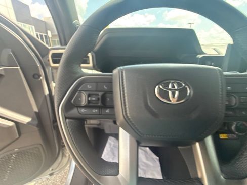 Used 2024 Toyota Tacoma SR5 w/ SR5 Upgrade Package AWD/4WD image 16