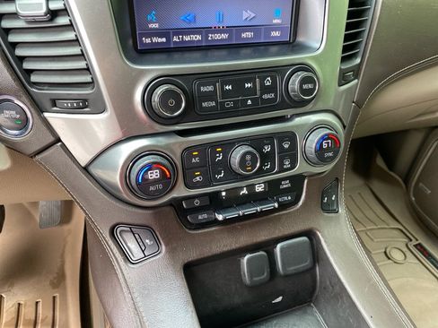 Used 2015 Chevrolet Tahoe LT w/ Luxury Package AWD/4WD image 17