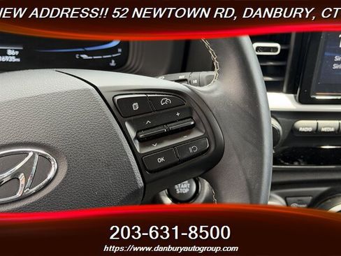 Used 2024 Hyundai Venue Limited FWD image 17
