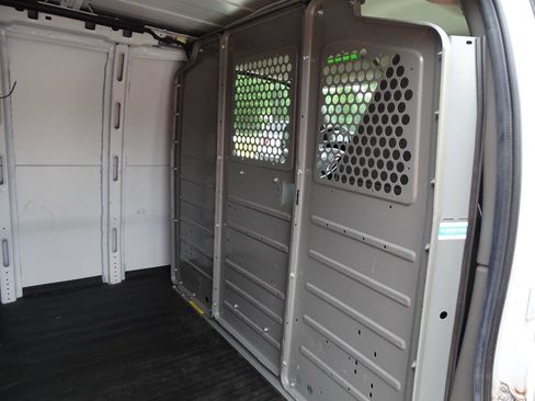 Used 2019 GMC Savana 3500 Extended w/ Driver Convenience Package image 28