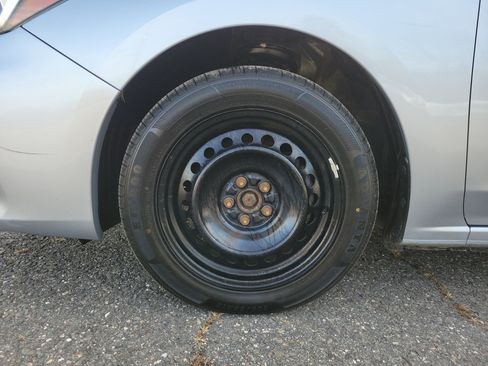 Used 2018 Subaru Impreza 2.0i image 12