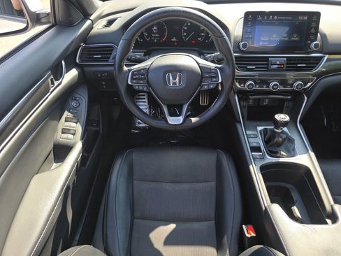 Used 2018 Honda Accord Sport image 17