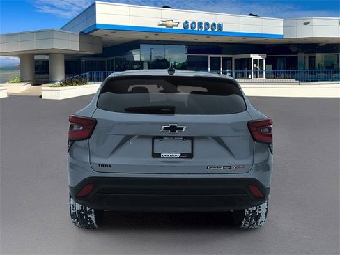 Used 2024 Chevrolet Trax RS w/ Driver Confidence Package image 4
