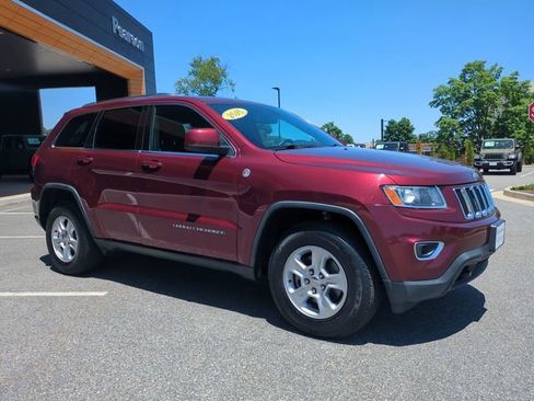 Used 2016 Jeep Grand Cherokee Laredo w/ Quick Order Package 23E AWD/4WD image 2