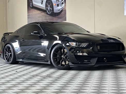 Used 2019 Ford Mustang Shelby GT350 w/ Technology Package image 2