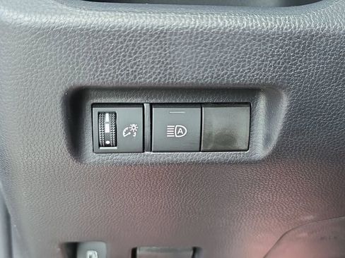 Used 2025 Toyota RAV4 LE AWD/4WD image 26