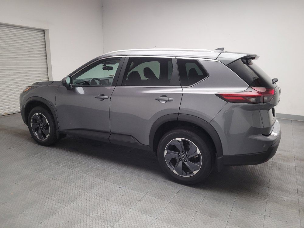 Used 2025 Nissan Rogue SV w/ SV Premium Package FWD image 3