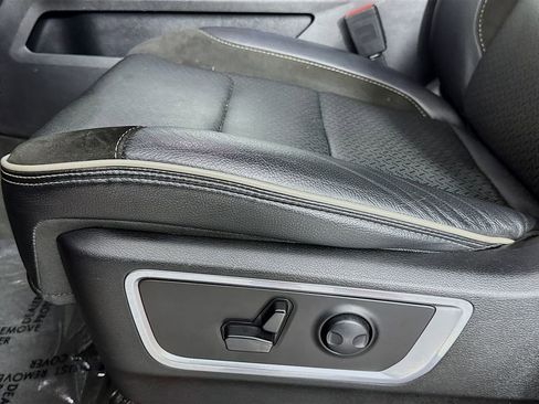 Used 2024 RAM 1500 Laramie image 24