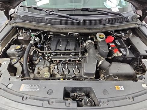 Used 2018 Ford Explorer XLT w/ Equipment Group 202A FWD image 45