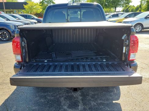 Used 2020 Toyota Tacoma SR AWD/4WD image 8