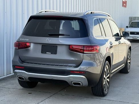 Used 2022 Mercedes-Benz GLB 250 image 4
