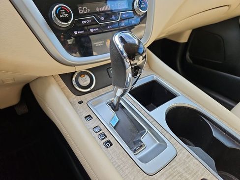 Used 2020 Nissan Murano SV w/ Premium Package FWD image 12