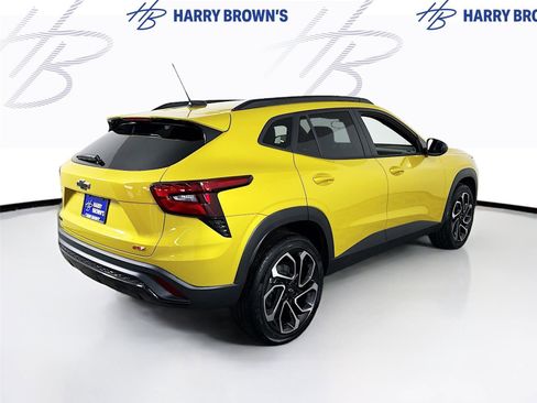 New 2025 Chevrolet Trax RS w/ Sunroof Package image 32