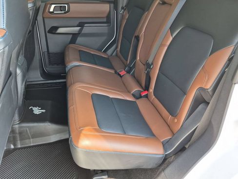 Used 2024 Ford Bronco Outer Banks AWD/4WD image 18