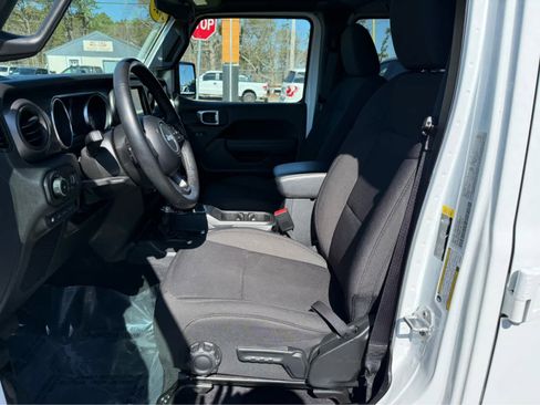 Used 2023 Jeep Wrangler Unlimited w/ Cold Weather Group AWD/4WD image 12