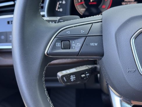 Used 2025 Audi Q8 Premium Plus image 29