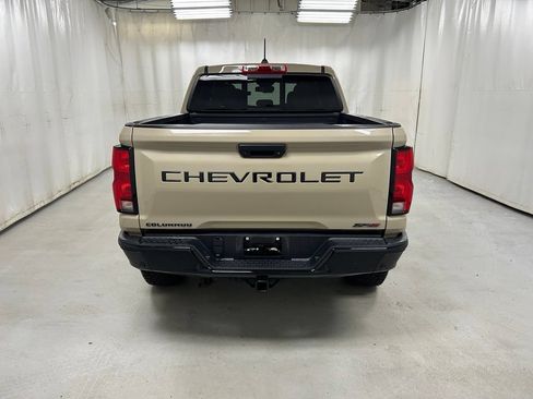 Used 2024 Chevrolet Colorado ZR2 w/ Technology Package AWD/4WD image 5