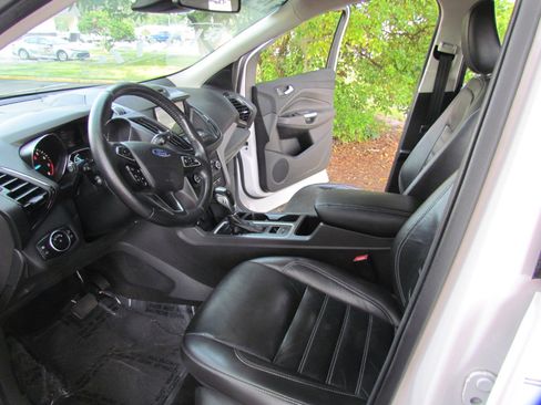 Used 2018 Ford Escape SEL w/ Ford Safe & Smart Package image 17