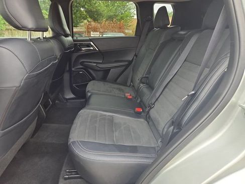Used 2025 Mitsubishi Outlander SE AWD/4WD image 26