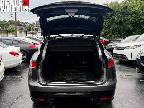Used 2019 Jaguar F-PACE S AWD/4WD image 11