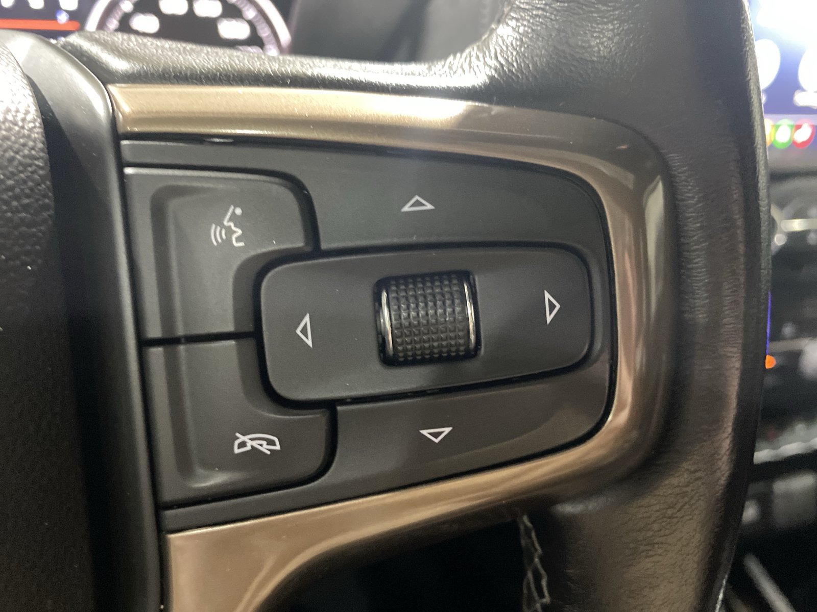 Used 2022 Chevrolet Silverado 3500 High Country AWD/4WD image 23